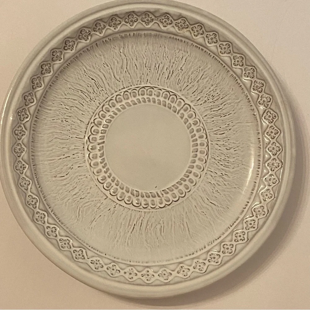 CERAMICHE PIZZATO 2 PLATES 8.25” WHITE POTTERY GRAY IMPRESSSED HANDMADE ITALY